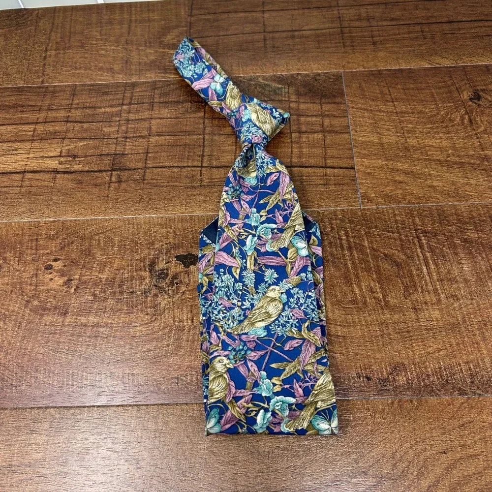 Tie Rack tie rack